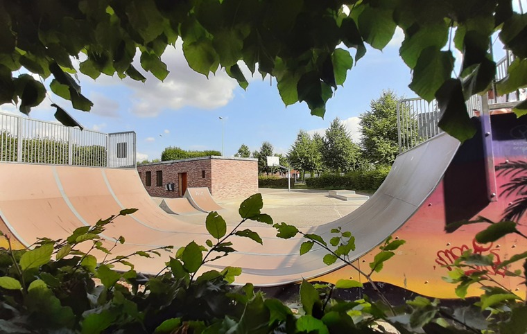 grande rampe de skateboard