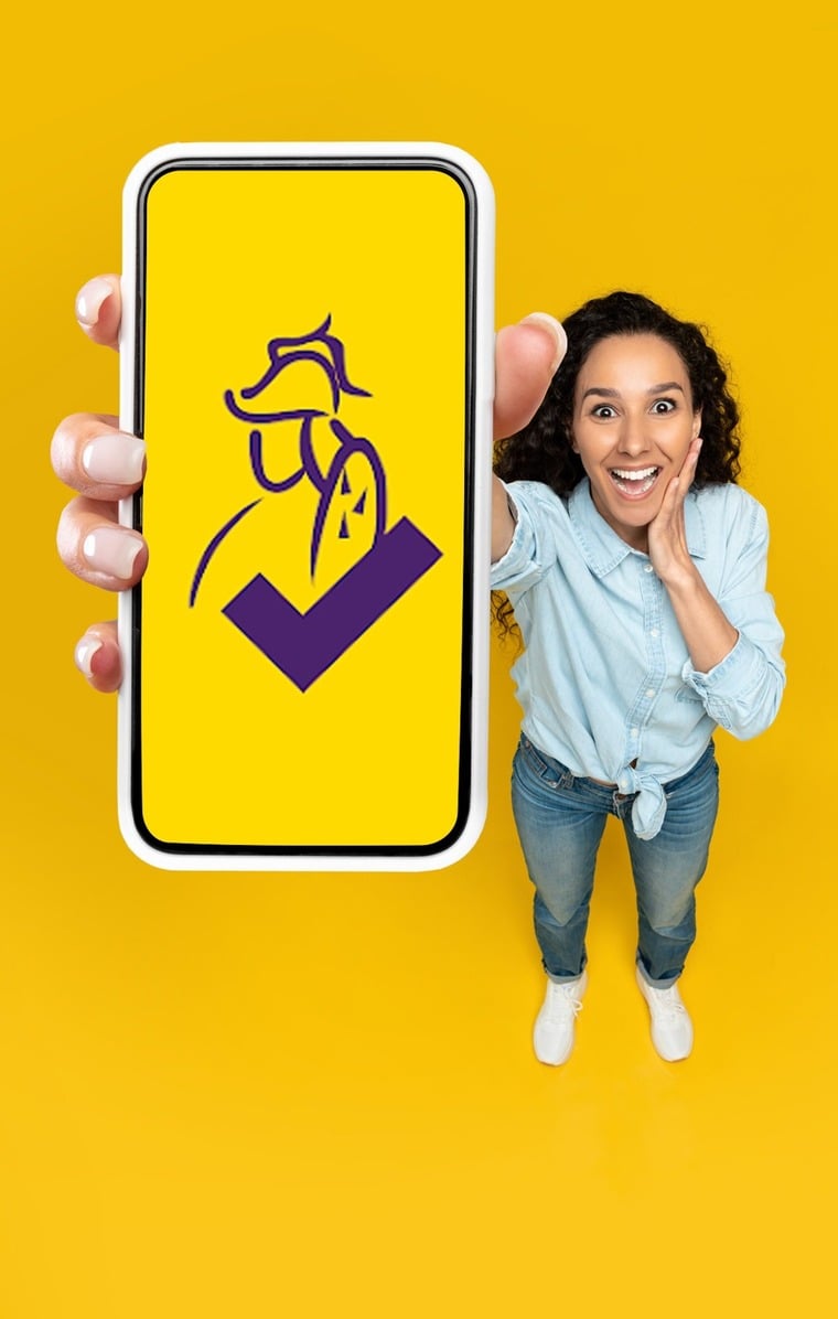personne tient téléphone écran symbole d'Ath